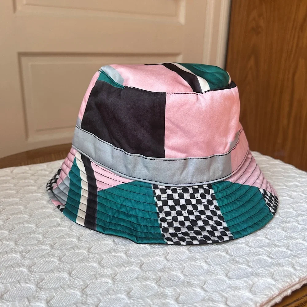 Sergio Tacchini Multi-Color Patterned Bucket Hat - Pink & Teal